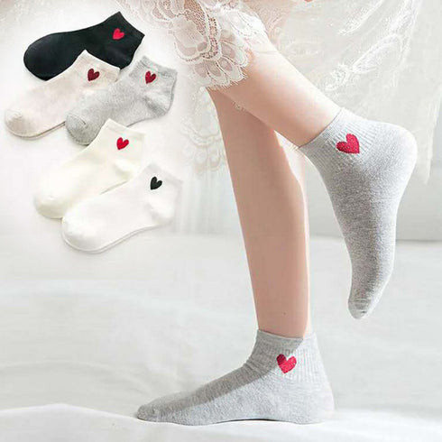 Caring women's sports socks - ROUTINE FASHION